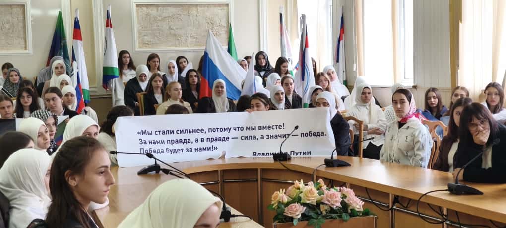 «СВОим примером». Годовщину вхождения Донбасса и Новороссии в состав России отметили в Махачкале